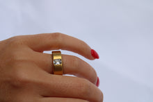 Load image into Gallery viewer, The Amanda